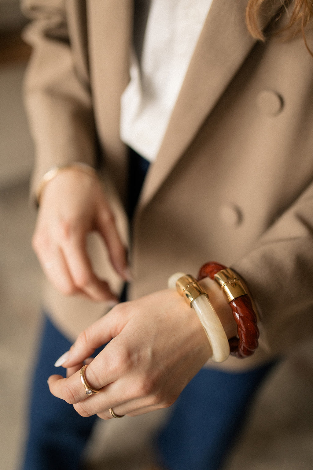 Bracelet blanc crème en résine