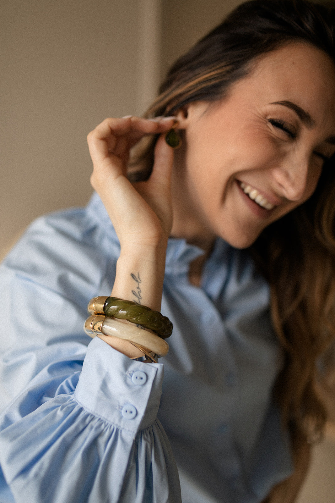Bracelet vert ondulé en résine