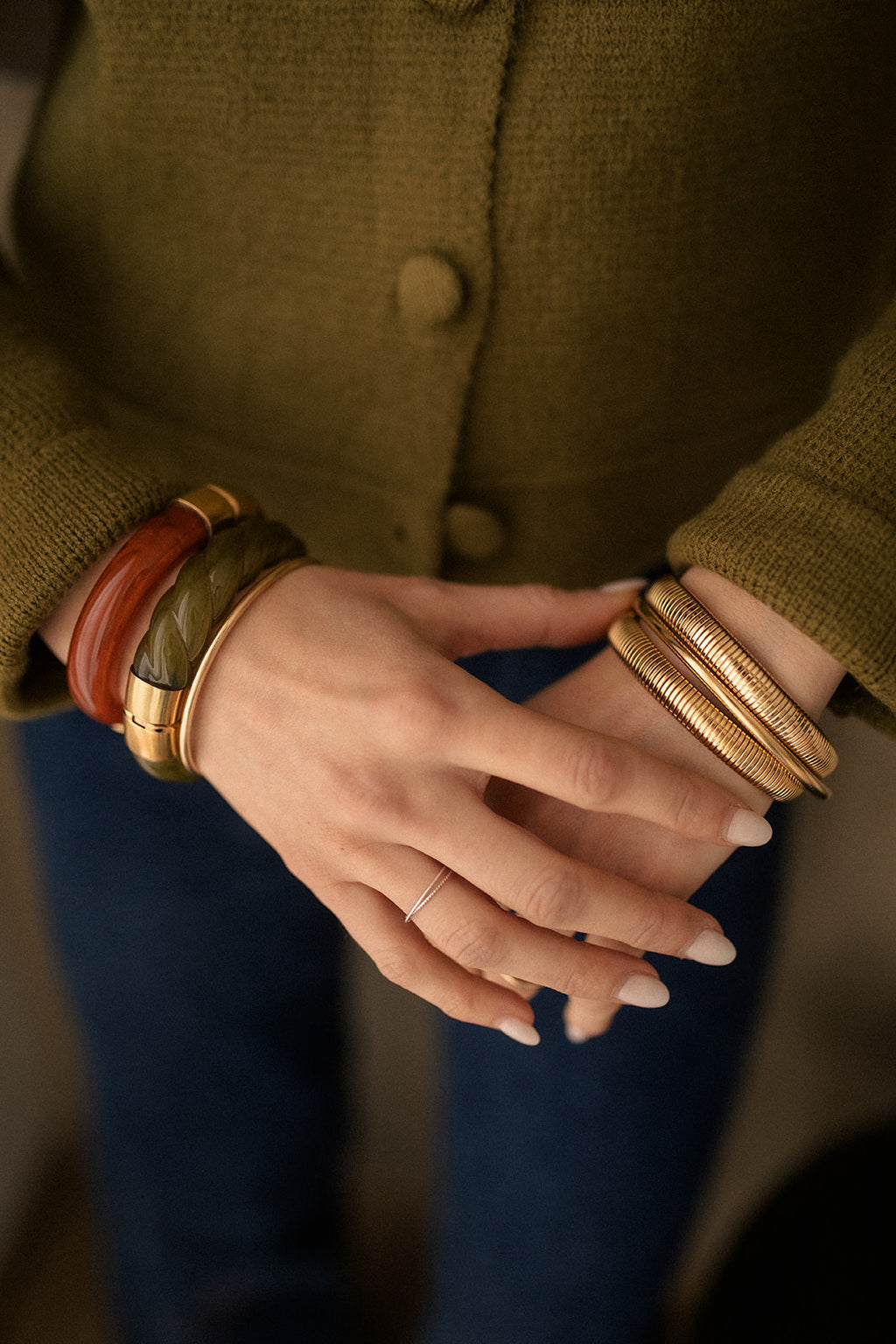 Bracelet vert ondulé en résine