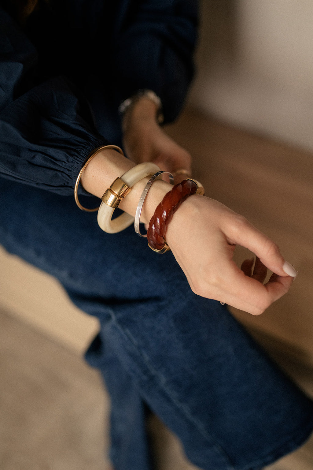 Bracelet blanc crème en résine